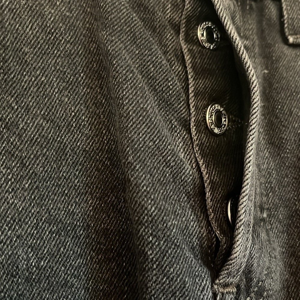 LEVI’s 501 Mid-Rise Short - Picture 3 of 8